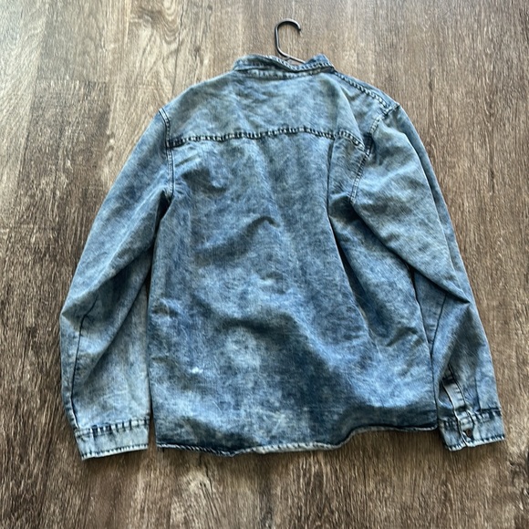 LIGHTWEIGHT DENIM JACKET VERY COOL STYLISH FITS WITH MANY STYLES - Picture 4 of 4